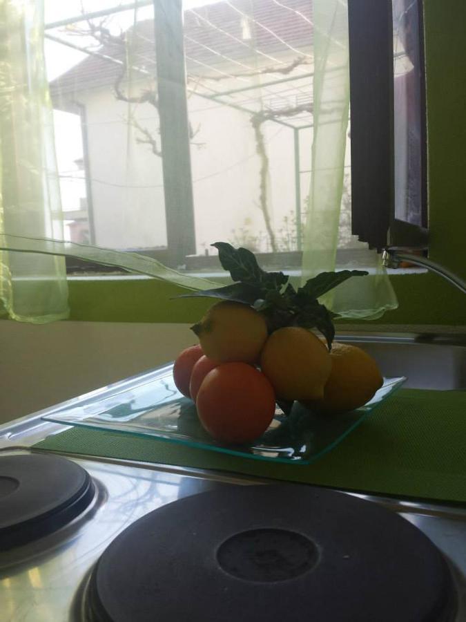 Family Stakic Apartment Baška Voda Екстериор снимка