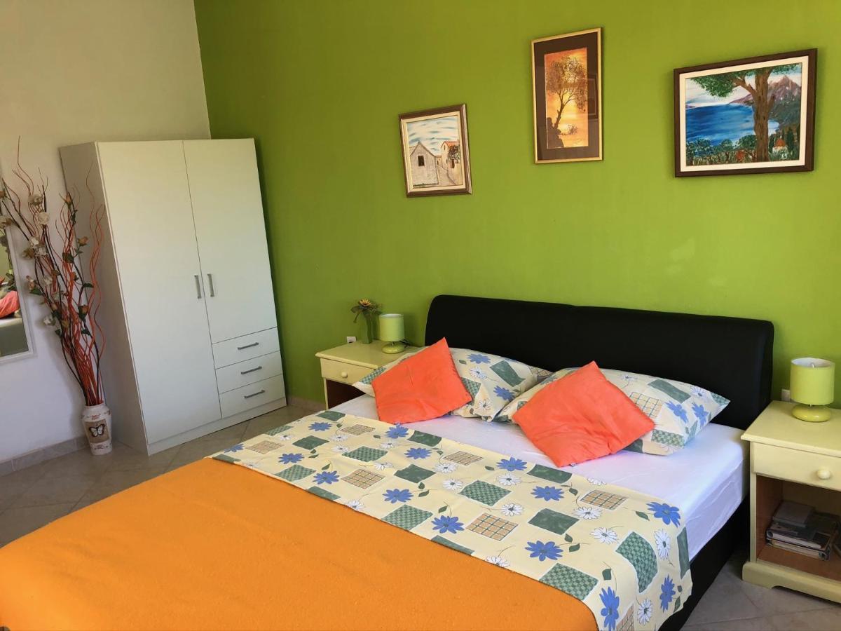 Family Stakic Apartment Baška Voda Екстериор снимка