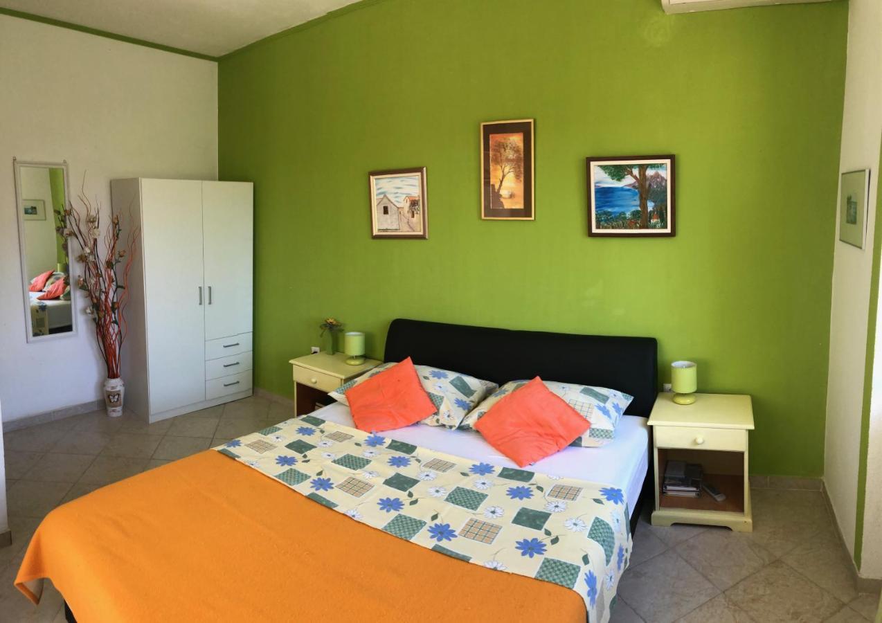 Family Stakic Apartment Baška Voda Екстериор снимка